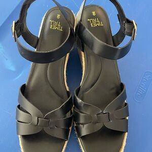 Time and Tru Women's Black Strappy Sandals